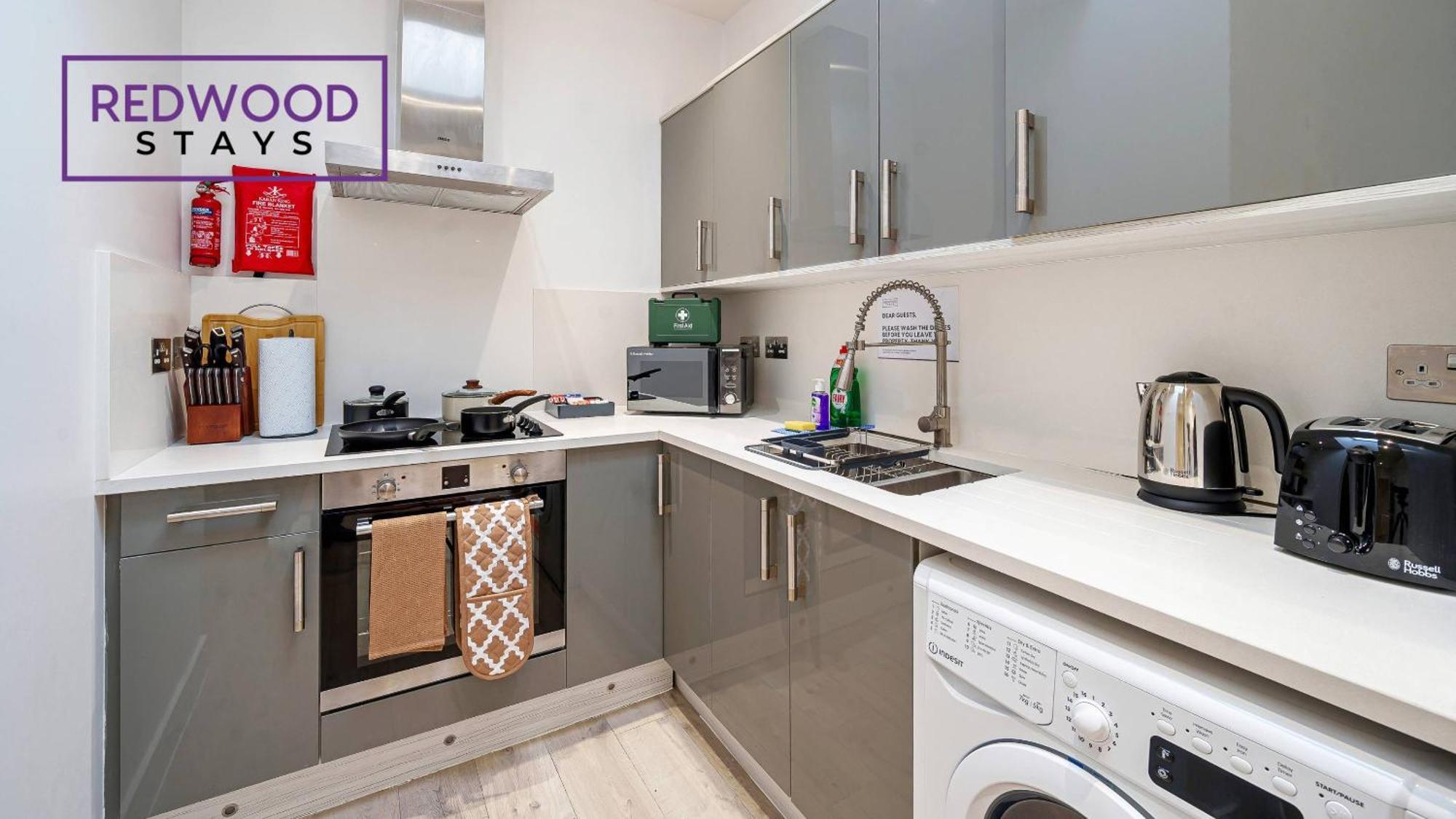 1 Bed 1 Bath Town Center Apartments For Corporates & Contractors, Wifi, Netflix And Parking On Selected Units By Redwood Stays Aldershot Εξωτερικό φωτογραφία