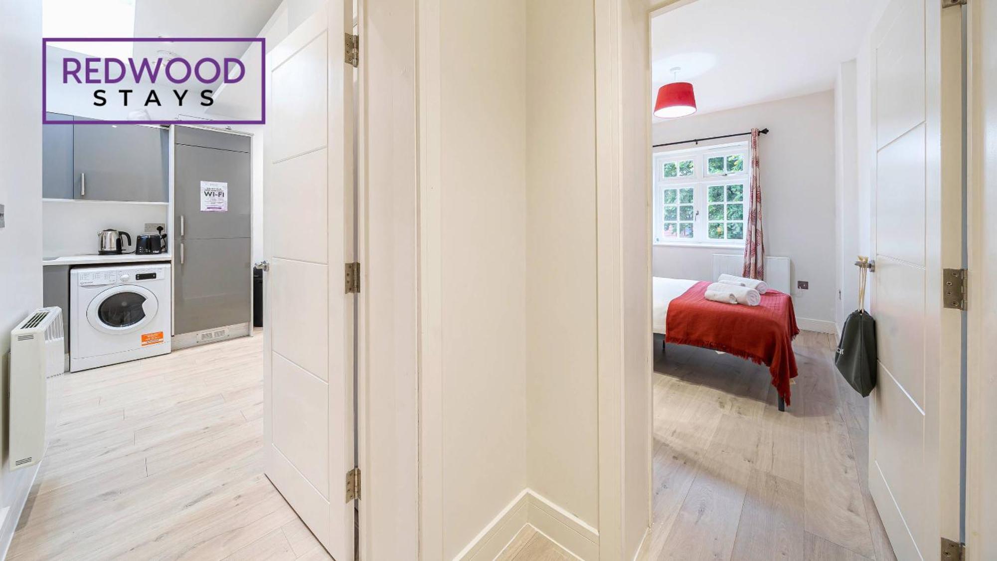 1 Bed 1 Bath Town Center Apartments For Corporates & Contractors, Wifi, Netflix And Parking On Selected Units By Redwood Stays Aldershot Εξωτερικό φωτογραφία
